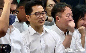 真的有牽郭台銘手禱告 黃健庭認了：身為基督徒應該做的