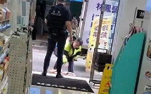 壯漢遭警棍狂毆疑過當 警方遭轟暴徒！沈政男：很多人閒閒看錄影說三道四