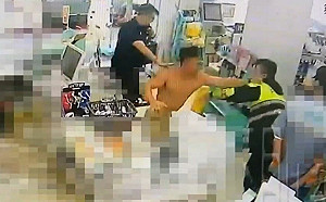 中壢警抽打｢超商浩克｣遭罰 朱學恒抱屈：以後規定愛的小手拍拍好了