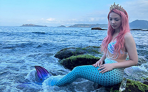 滴妹終於圓夢！穿「貝殼比基尼＋魚尾」化身小美人魚唱主題曲
