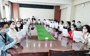 4年來每天工作12小時 常常領不到薪水 河南34教師宣佈絕食抗議