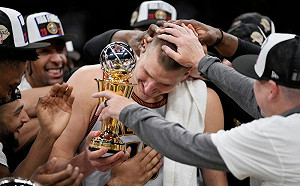 連兩輪場均大三元　Jokic奪西冠MVP