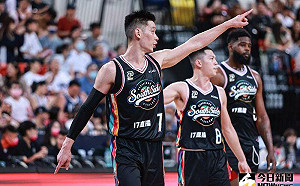 豪神！林書豪成為史上首位月MVP三連霸球員