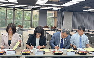 新北市13所高中與美國箴言高中簽署雙聯學制