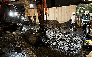 板橋區文化路巷弄路面凹陷 新北市府團隊立即處理化解危機 