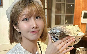 妮婭開箱大王具足蟲拉麵Joeman無法陪同！網笑：藉故落跑