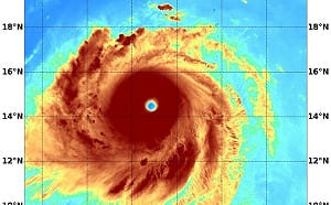 瑪娃究竟有多強？鄭明典曬清晰「颱風眼」：結構接近圓對稱