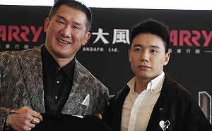 世紀大和解？館長想把「戰組衣」裱框 Toyz笑：我加碼200件免錢