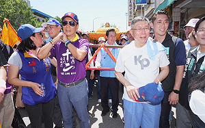 「郭柯合」有望？郭台銘、柯文哲共同扶轎 陳玉珍喊「要同心協力」