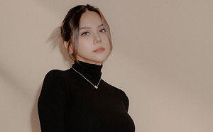 蕾菈懷孕32週「肚子暴風式變大」！完全沒長妊娠紋網驚呆