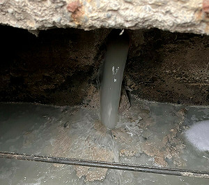 食品業者非法排放廢水 高市府依法重罰並命清理河川