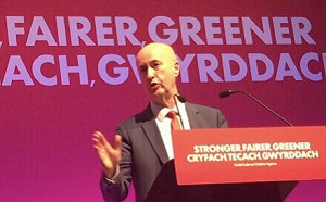 涉嫌性騷擾5年輕女性 英國工黨黨鞭遭停職