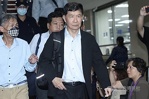 京華城案開庭前聽聞妻子過世 彭振聲痛哭失聲
