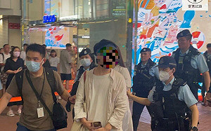 六四34週年前夕 港警在維園及銅鑼灣拘捕多人