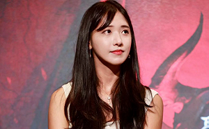 同桌議員、警官被嗆「飯局妹」！聊天室狂刷企鵝妹火大開罵