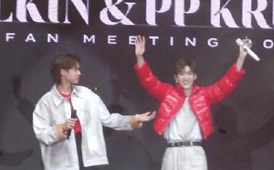  （影）又「乳滑」了！主持人將中國、香港、台灣並列 泰藝人見面會粉絲喊China抗議