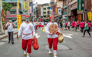 刷一排鯉魚旗「蹟」！台日混搭端午GO  