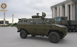 中國軍援俄國鐵證！車臣領導人拍片炫​耀新軍備 意外曝光中製虎式裝甲車