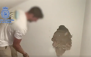 （影） 她在牆裏面! 西班牙女子失蹤9年 前男友涉案被捕曝「恐怖真相」