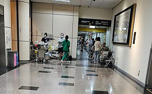 第4波疫情高峰還沒到！台大急診炸裂照曝　