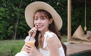 林襄仙女白裙跳〈Queencard〉！網暴動：女神降臨