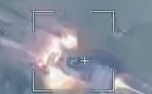 （影）矛盾大對決！俄「柳葉刀」無人機 槓上美製裝甲車影片曝 網熱議