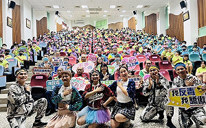 國際反毒日前進鳳翔國中 高市毒防局推紙風車校園反毒戲劇