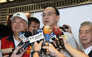 有沒有在看球？侯友宜坐穩老三恐釀棄保 朱立倫：中華隊常贏在最後一球