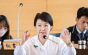 堅持留在家  盧秀燕：台中正在轉大人 媽媽走不開