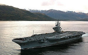 中菲爭奪仁愛礁海上對峙 雷根號航母入南海挺菲  解放軍艦已堵在半路上