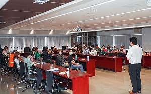 推廣AR/VR應用 雅匠執行長蔡明勳中市府開講