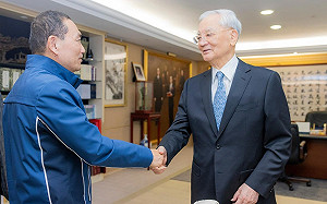 當年三腳督敗選陰影猶在？連戰：選票分裂將讓民進黨重享漁翁之利