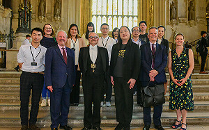 唐鳳拜會英國上議院副議長 交流民主發展經驗與建立技術合作默契