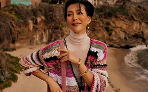 緊抓IU遭砲轟   莫莉吐心聲：身心快撐不下去