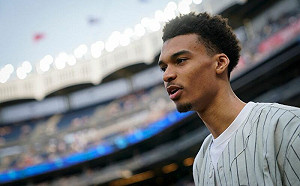 選秀大熱門！Wembanyama到洋基主場開球