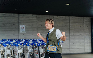 陷偷拍風波！台東縣府宣布取消炎亞綸「熱氣球嘉年華」壓軸演出