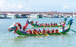 嘉縣東石龍舟賽34隊角逐 立委蔡易餘組隊參賽