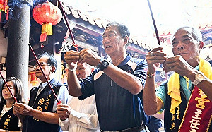 出席媽祖遶境　郭台銘：建立和平穩定社會是台灣人想望