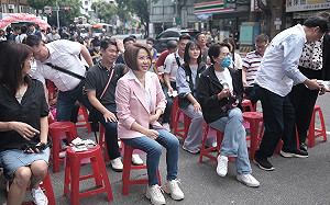 百歲人瑞免費健檢！于美人透露政見方向