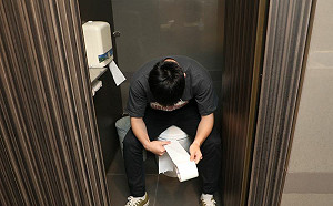 老是想上廁所？飲食「4地雷」頻尿找上門