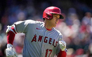 (影)狂敲三壘安打！大谷單場雙安秀快腿