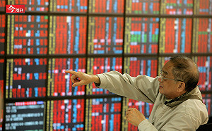 等待AI 電動車拉回後進場機會！贏家操盤手陳榮華曝Q3策略：鴻海、智邦...7檔看好個股出列