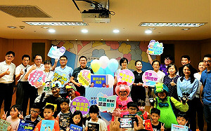 新北市圖推暑假100閱讀挑戰 邀學子「尬」好書拿獎學金