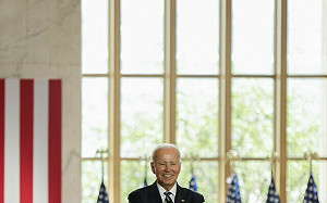 拜登芝加哥演說引述岸田文雄：防範台灣成為下一個遭侵略對象