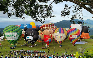 台東熱氣球嘉年華今開跑！Q版媽祖首飛 4000人湧入朝聖