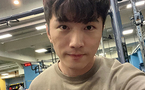 咪咪蛋帶三美女遊六福村！見「風火輪」哀嚎：給錢我也不玩