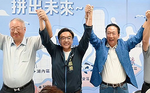 南下為曹桓榮加油打氣 郭台銘：明年是台灣改變最好的機會