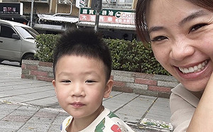 3歲蔡波能唱跳經典《冰原漂移舞》！二伯笑：現在小孩會唱這個正常嗎