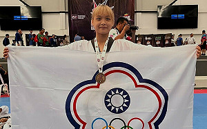 遲來的金牌！ 楠梓高中高心怡世界中學生跆拳賽圓夢