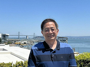台大新版畢業證書「去中化」？管中閔：莫名其妙中槍